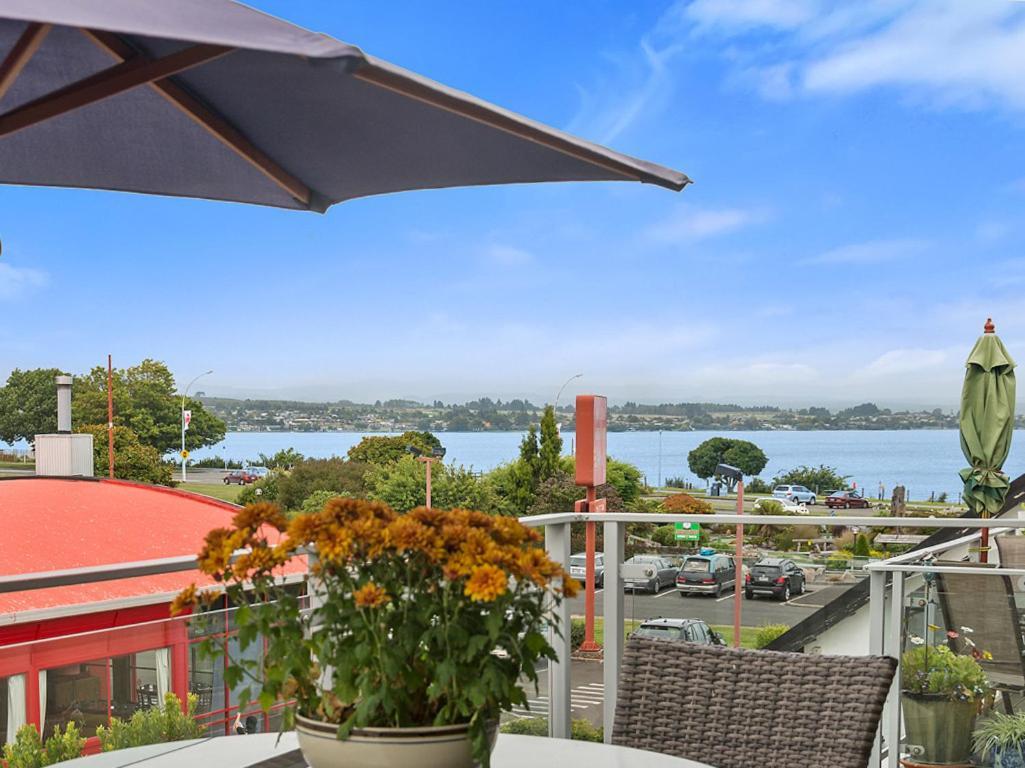 Relax On Roberts - Taupo Holiday Home Dış mekan fotoğraf