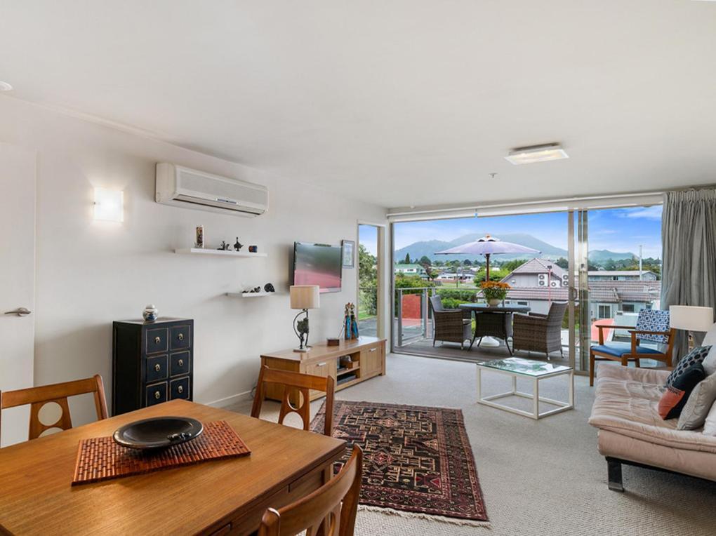 Relax On Roberts - Taupo Holiday Home Dış mekan fotoğraf